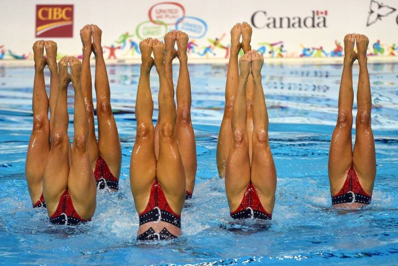 Фото: 💥 Naked Synchronized Swimming